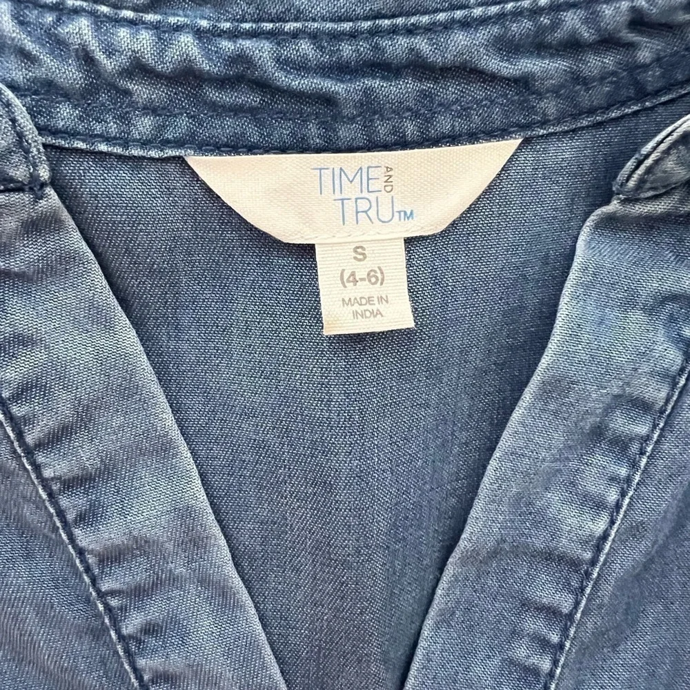 Time and Tru Chambray Blue V Neck Shift Dress W Pockets Womens size 4/6 Small - Picture 7 of 7